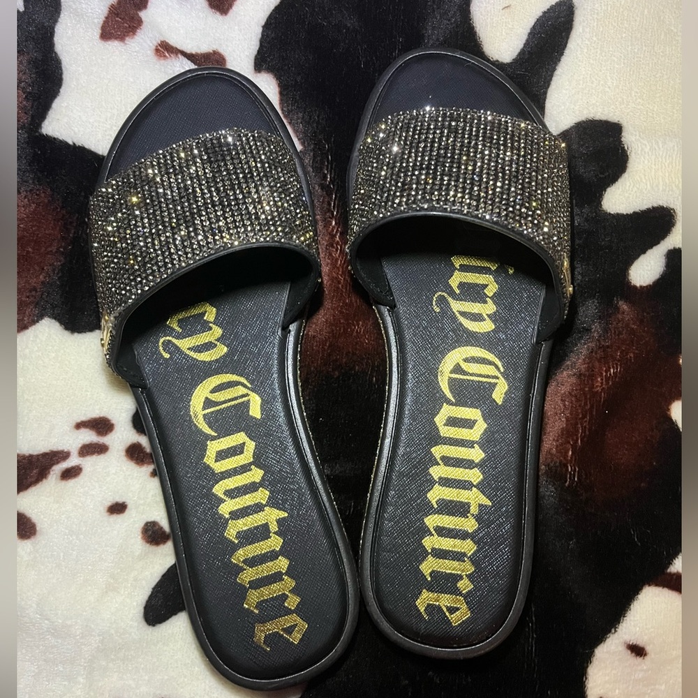 ✨BRAND NEW JUICY COUTURE✨ Black and Gold Bedazzled Women's Slides size 9 - Picture 2 of 6